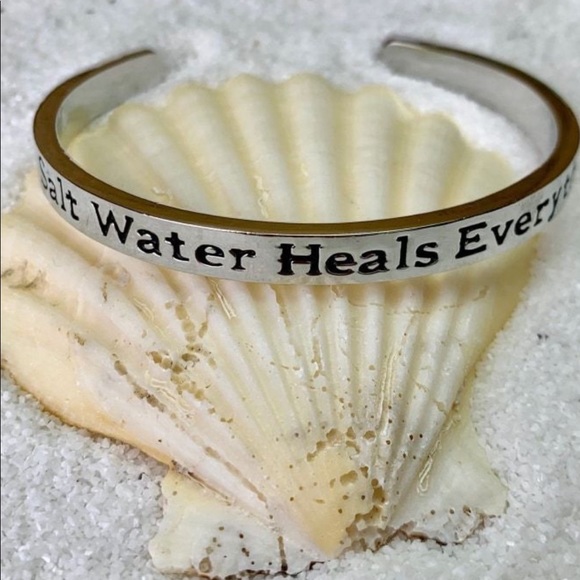 Lulixx Jewelry - Salt Water  Bracelet 🏝  *Sale - Jewelry 3/$15*